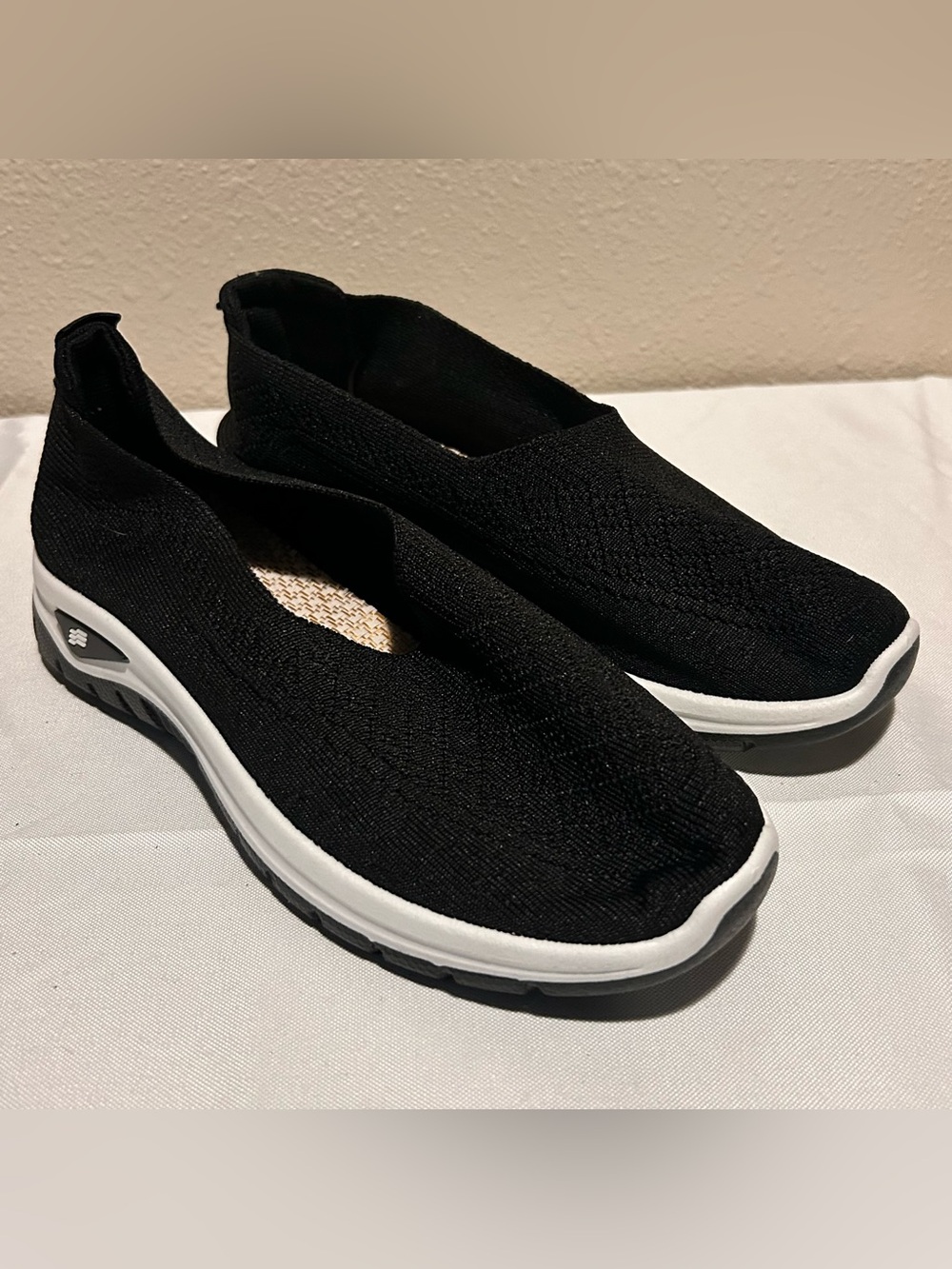 Women's Slip-On Knit Sneakers in Black